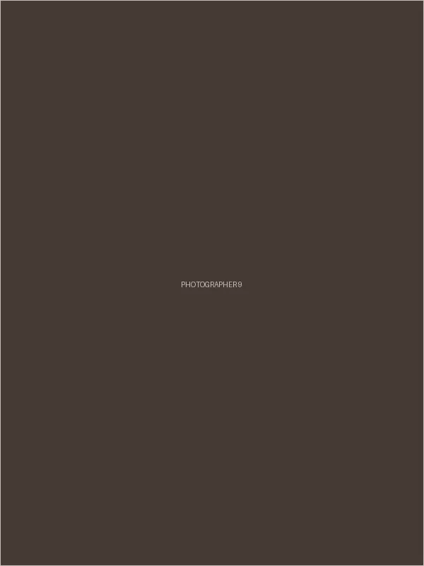 充满故事感的环境人像，一位 张婉莹 模特在复古场景中